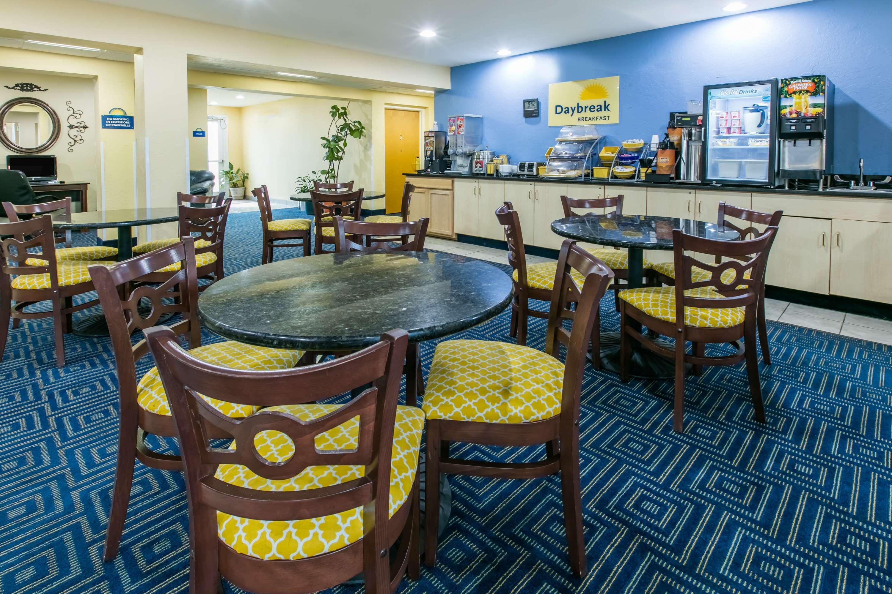 Days Inn Pryor Creek Exterior photo